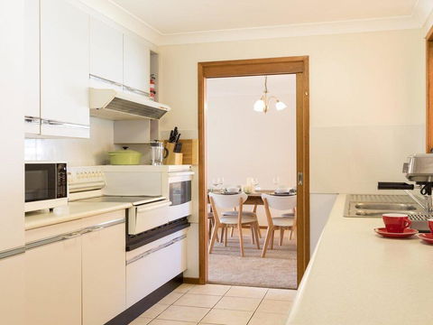 Rita Mae's On The River - Relax And Recharge - New Castle Holiday 2