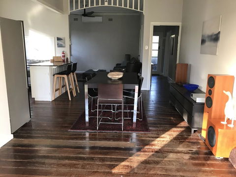River Cottage - Boutique Accommodation - New Castle Holiday 3