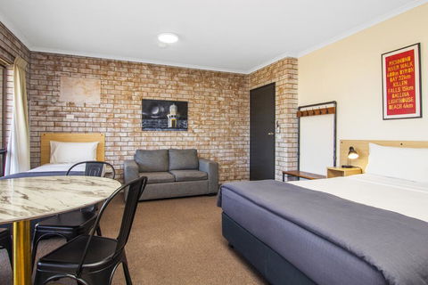 River Street Motel - New Castle Holiday 2