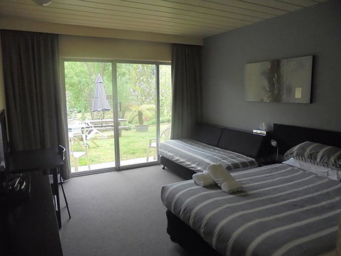 Riverbank Park MOTEL - New Castle Holiday 3