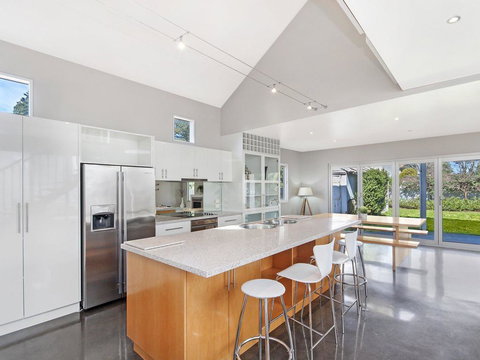 Riverend Regent - New Castle Holiday 0