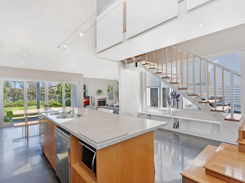 Riverend Regent - New Castle Holiday 3