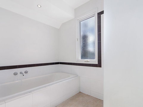 Riverend Regent - New Castle Holiday 1