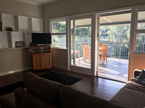 Riverview Cottage - New Castle Holiday 1