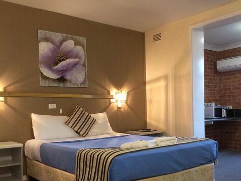 Riverview Motor Inn - New Castle Holiday 1