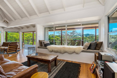 Rockinghorse House - New Castle Holiday 3