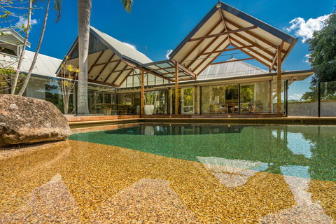 Rockinghorse House - New Castle Holiday 0