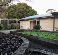 Romantic Getaway with Spa and Wifi - Pet Friendly - New Castle Holiday