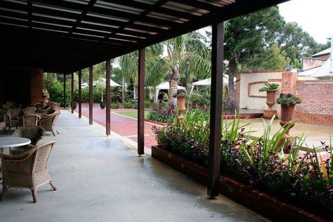 Rose & Crown Hotel - New Castle Holiday 3