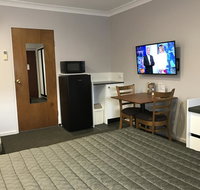 Roydons Motor Inn - New Castle Holiday