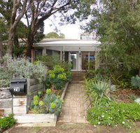 Rye Coastal Getaway - New Castle Holiday