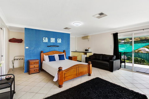 Salamander Beach Accommodation - Adults Only - New Castle Holiday 1