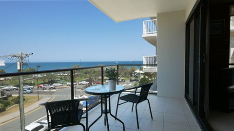 San Clemente Unit 4/24 Orvieto Terrace - New Castle Holiday 2
