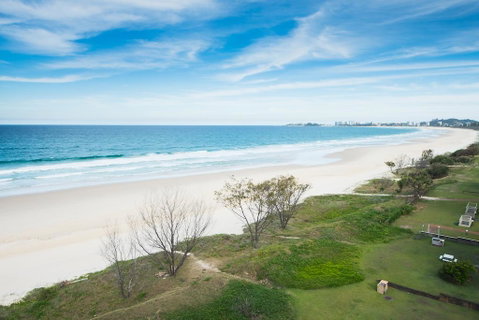 San Simeon Beachfront Apartments Tugun - New Castle Holiday 0