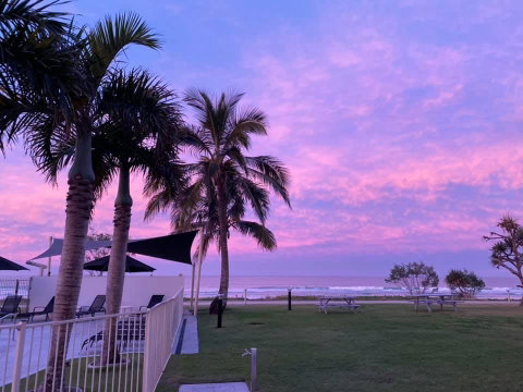 San Simeon Beachfront Apartments Tugun - New Castle Holiday 2