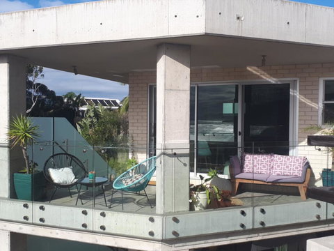 Sandon Point Coastal Abode - New Castle Holiday 0