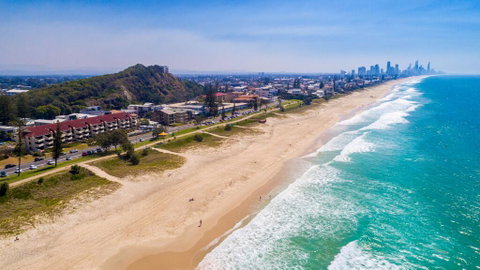 Sandrift Beachfront Apartments - New Castle Holiday 3
