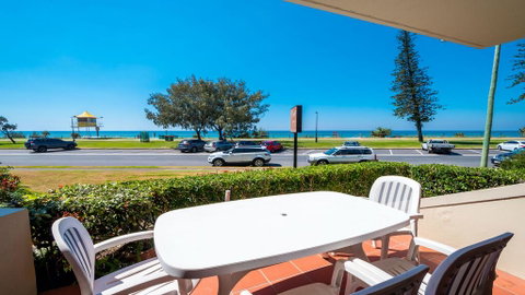 Sandrift Beachfront Apartments - New Castle Holiday 1