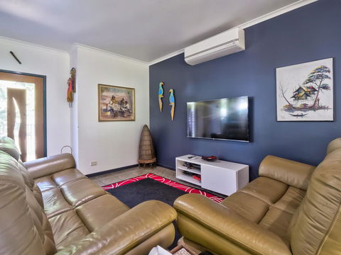 Sandy Feet Retreat Hervey Bay - New Castle Holiday 3