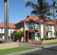 Sapphire Court - New Castle Holiday