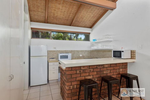 Sapphire Owl - New Castle Holiday 2