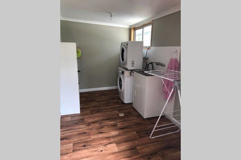 SAREAL PARK - New Castle Holiday 2