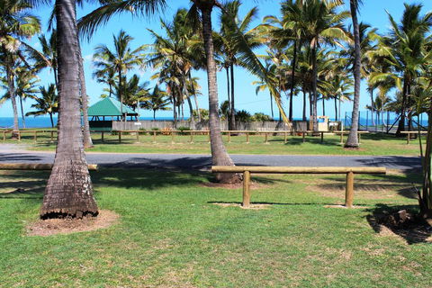 Sarina Beach Motel - New Castle Holiday 1