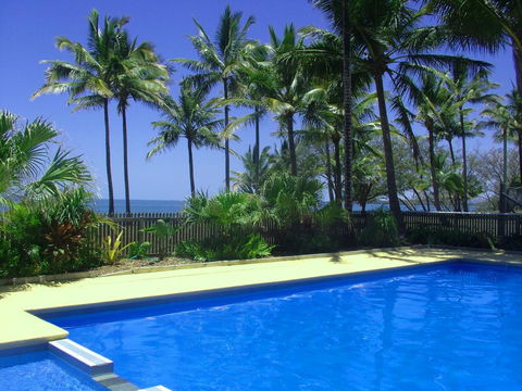 Sarina Beach Motel - New Castle Holiday 0