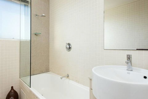 Scenic Bondi Living - New Castle Holiday 1