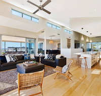 Sea La Vie - New Castle Holiday