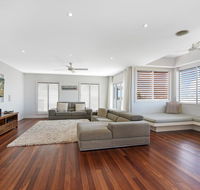 Sea Splash 75 Lorikeet Drive - New Castle Holiday