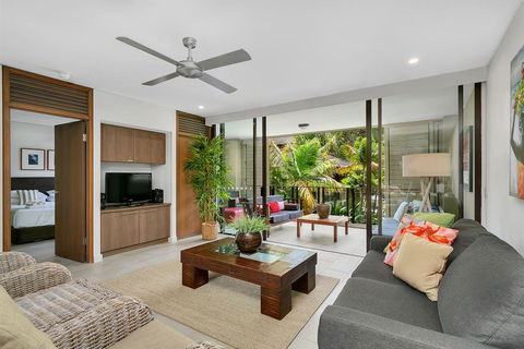 Sea Temple Private Apartments - New Castle Holiday 3