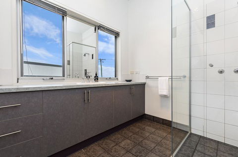 Sea-Lit - South Beach - New Castle Holiday 3