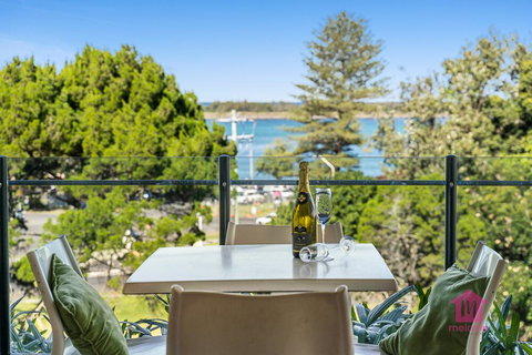 Seamist - New Castle Holiday 0