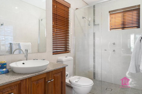 Seamist - New Castle Holiday 3