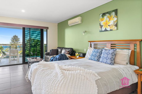 Seamist - New Castle Holiday 2