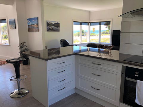 Seaside Retreat - New Castle Holiday 3