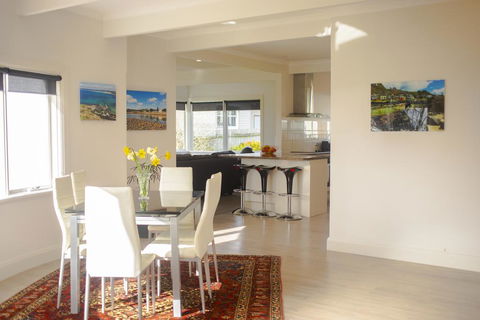 Seaside Retreat - New Castle Holiday 0