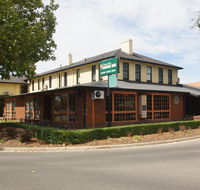 Seaton Arms Motor Inn - New Castle Holiday