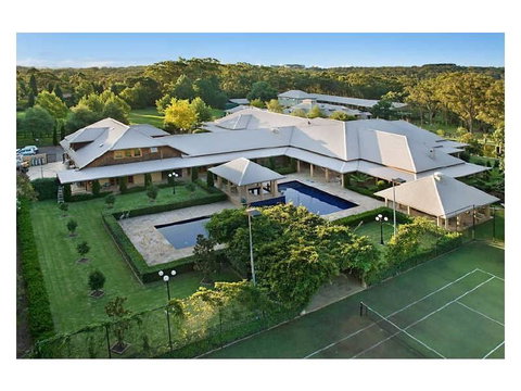 Secret Garden - New Castle Holiday 2