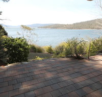 Seeblick 2 on Lake Jindabyne - New Castle Holiday