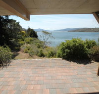 Seeblick 3 on Lake Jindabyne - New Castle Holiday