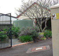 Self-contained 2 bedroom Apartment - New Castle Holiday