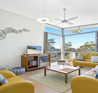 Serene - spacious air conditioned accommodation - New Castle Holiday