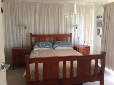 Serenity By The Lake - New Castle Holiday 2