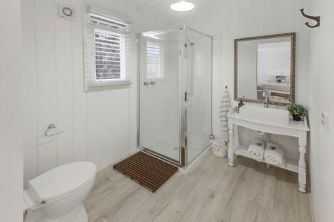 Shearers Cottage - Pet Friendly Holiday Accommodation - New Castle Holiday 2