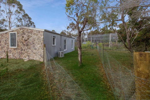 Shearers Cottage - Pet Friendly Holiday Accommodation - New Castle Holiday 1