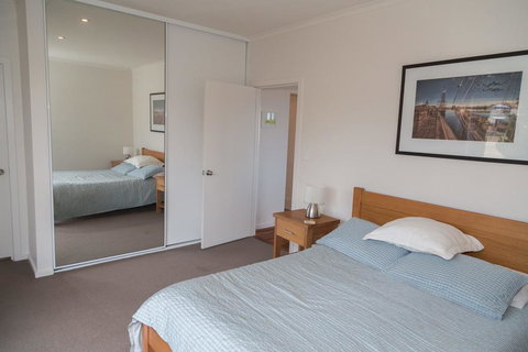 Shearers Rest - 5 Davey Road - New Castle Holiday 1