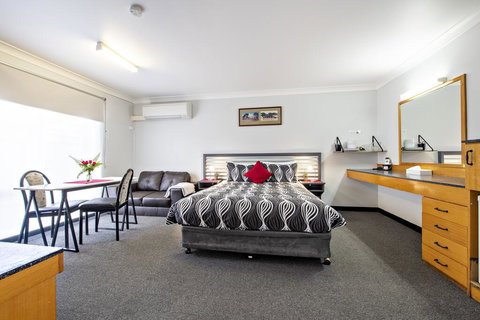 Shearing Shed Motor Inn - New Castle Holiday 3