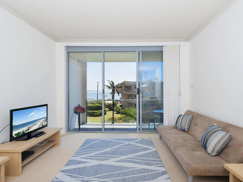 Shoal Bay Road, Bella Vista, Unit 17, 19 - New Castle Holiday 1